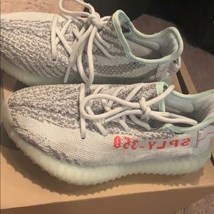 Yeezy boost 350 blue tint